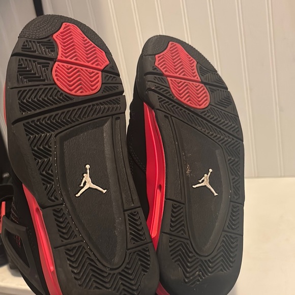 Jordan 3s Red Thunders main image 4